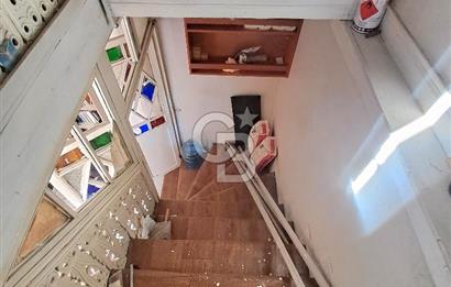 Samatya'da Deniz Manzaralı, 4 Katlı Satılık Bina. 2. Derece Tarihi Eser 