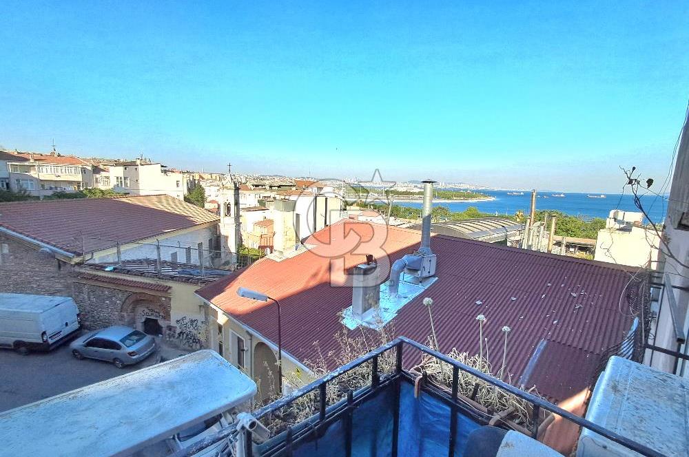 Samatya'da Deniz Manzaralı, 4 Katlı Satılık Bina. 2. Derece Tarihi Eser 