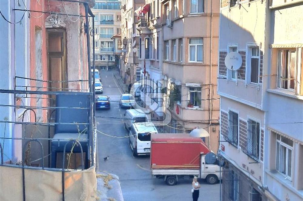 Samatya'da Deniz Manzaralı, 4 Katlı Satılık Bina. 2. Derece Tarihi Eser 