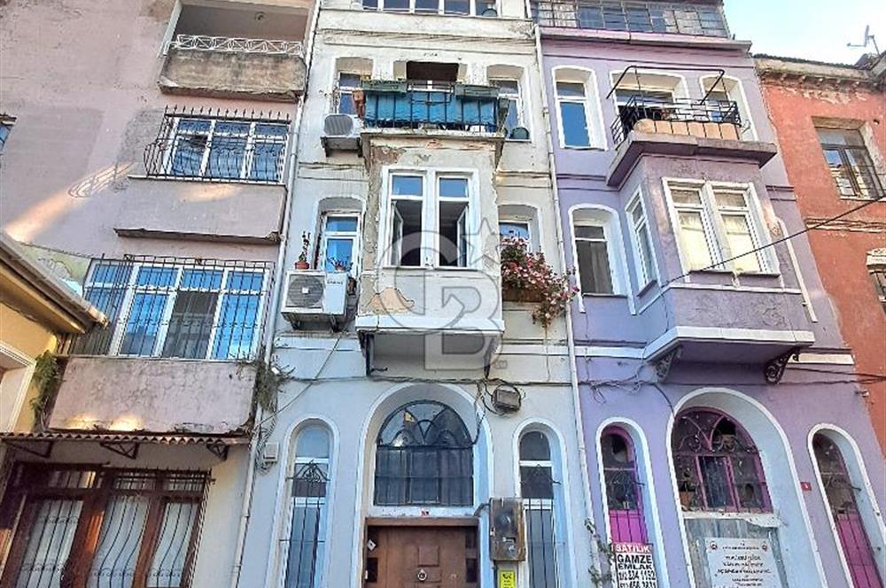 Samatya'da Deniz Manzaralı, 4 Katlı Satılık Bina. 2. Derece Tarihi Eser 