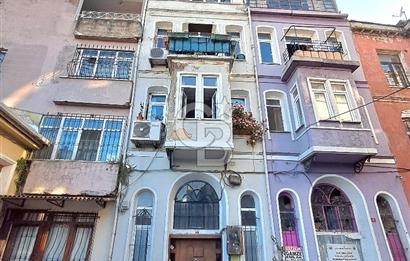 Samatya'da Deniz Manzaralı, 4 Katlı Satılık Bina. 2. Derece Tarihi Eser 