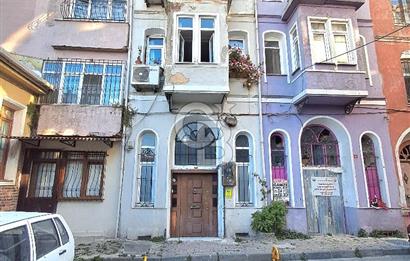 Samatya'da Deniz Manzaralı, 4 Katlı Satılık Bina. 2. Derece Tarihi Eser 