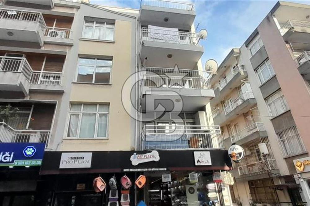 KARŞIYAKA'nın EN HAREKETLİ BÖLGESİNDE BULUNAN DAİREMİZ 3+1 OLUP 2.KATTADIR