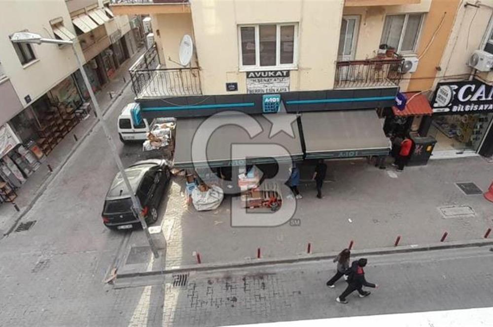 KARŞIYAKA'nın EN HAREKETLİ BÖLGESİNDE BULUNAN DAİREMİZ 3+1 OLUP 2.KATTADIR