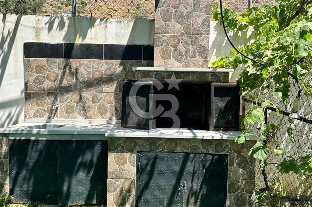 Doğançay'da Meyve Bahçeli 2+1 Evi Olan Satılık Hisseli Tarla