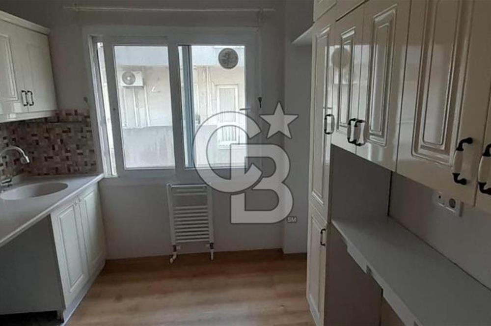 KARŞIYAKA'nın EN HAREKETLİ BÖLGESİNDE BULUNAN DAİREMİZ 3+1 OLUP 2.KATTADIR