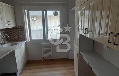 KARŞIYAKA'nın EN HAREKETLİ BÖLGESİNDE BULUNAN DAİREMİZ 3+1 OLUP 2.KATTADIR