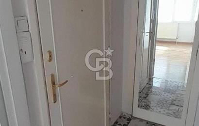 KARŞIYAKA'nın EN HAREKETLİ BÖLGESİNDE BULUNAN DAİREMİZ 3+1 OLUP 2.KATTADIR