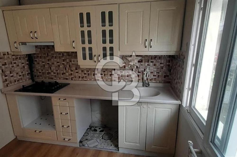 KARŞIYAKA'nın EN HAREKETLİ BÖLGESİNDE BULUNAN DAİREMİZ 3+1 OLUP 2.KATTADIR