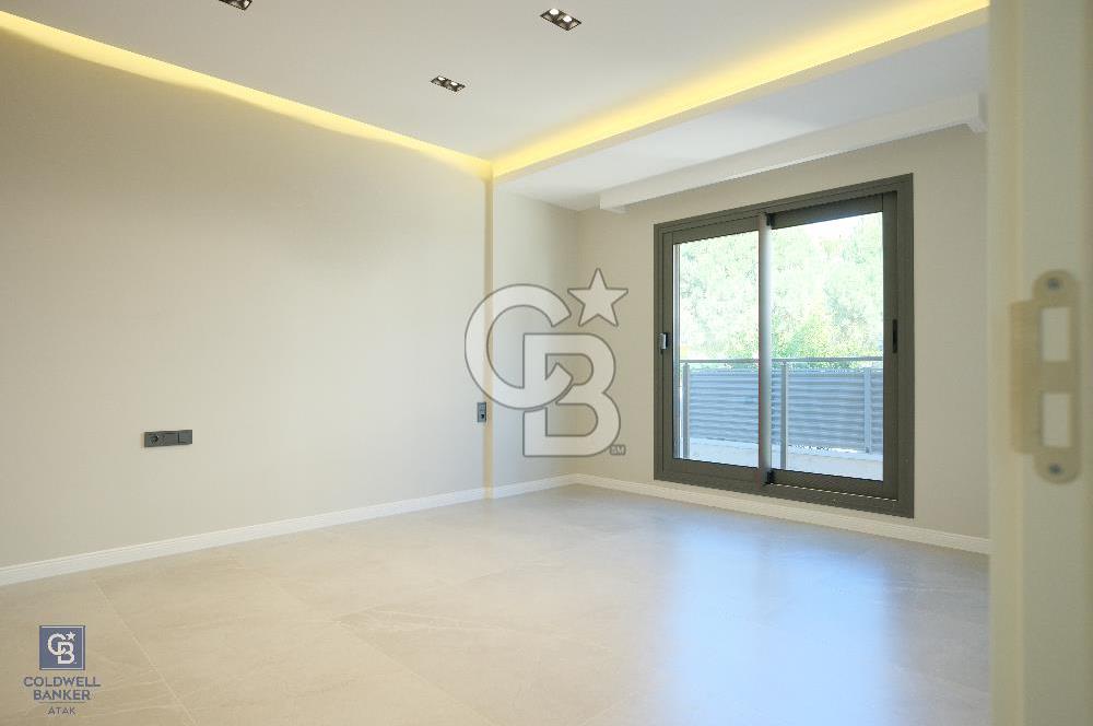 URLA KALABAKTA SATILIK 3+1 VİLLA