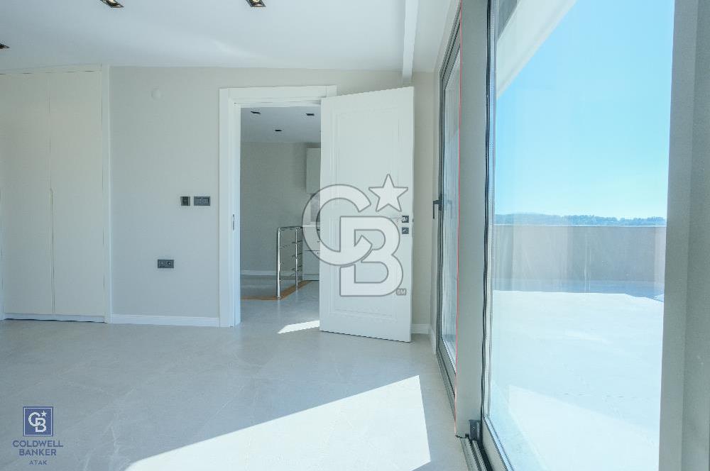 URLA KALABAKTA SATILIK 3+1 VİLLA