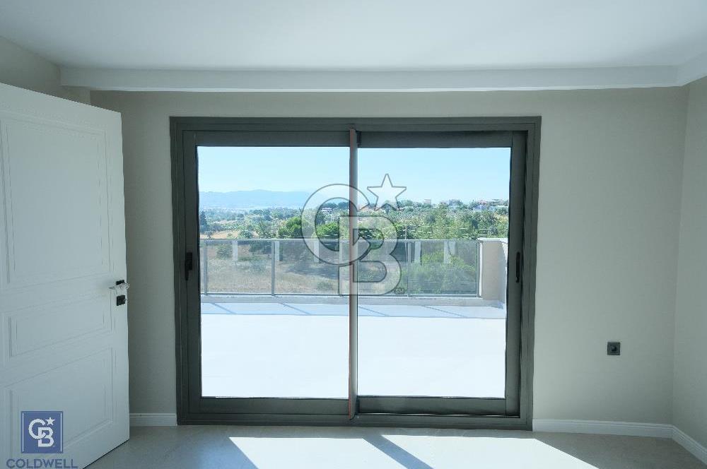 URLA KALABAKTA SATILIK 3+1 VİLLA