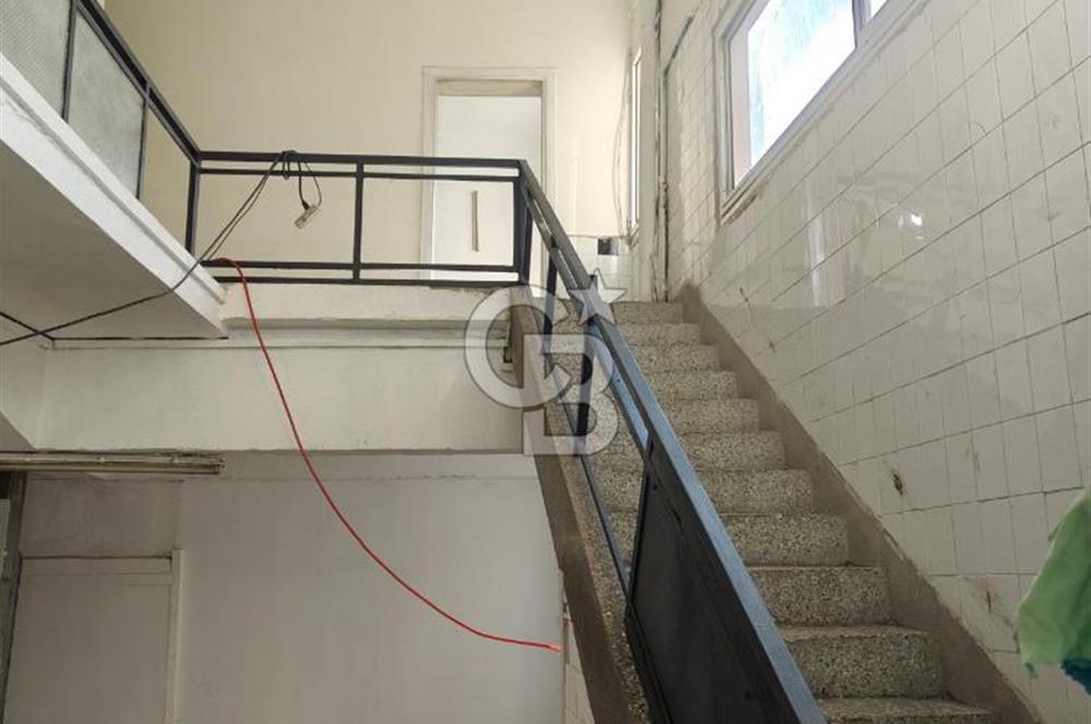 KİRALIK 440 m² İKİ KATLI TİCARİ DÜKKAN – BORNOVA YILDIRIM BEYAZIT CADDESİ ÜZERİNDE