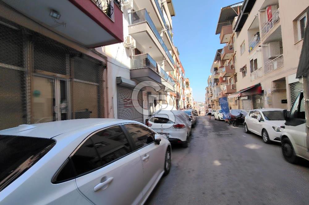 Çiğli K.çiğli'de merkezi lokasyonda satılık 3+1 daire