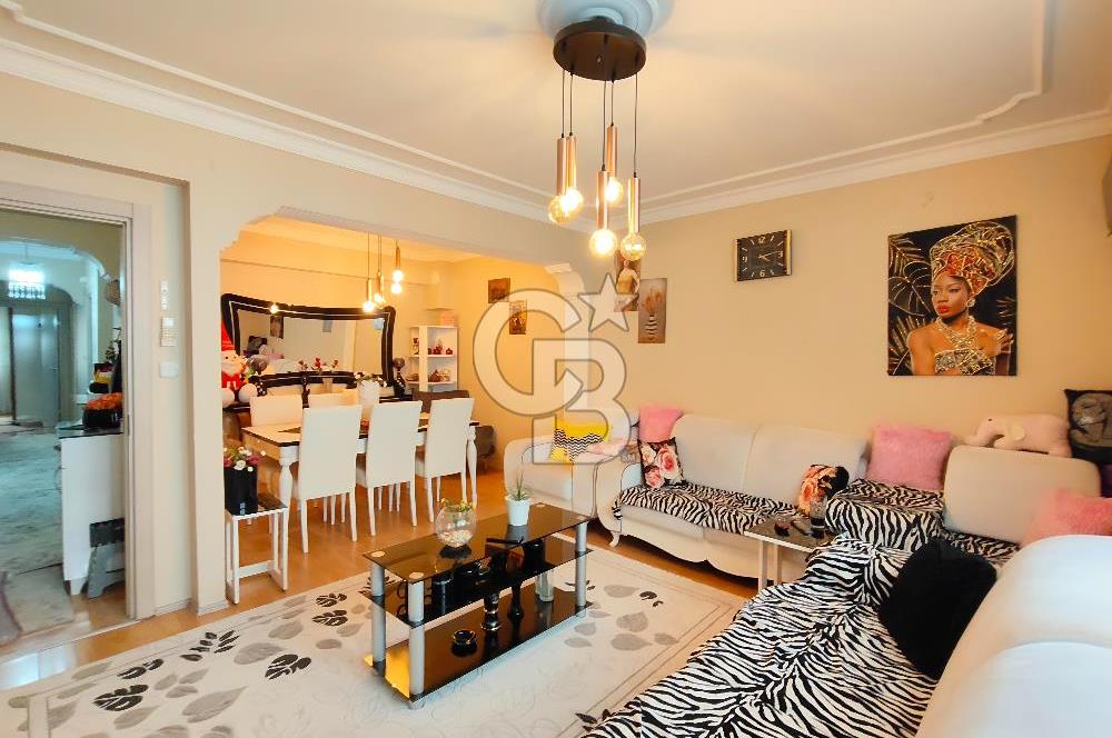 Çiğli K.çiğli'de merkezi lokasyonda satılık 3+1 daire