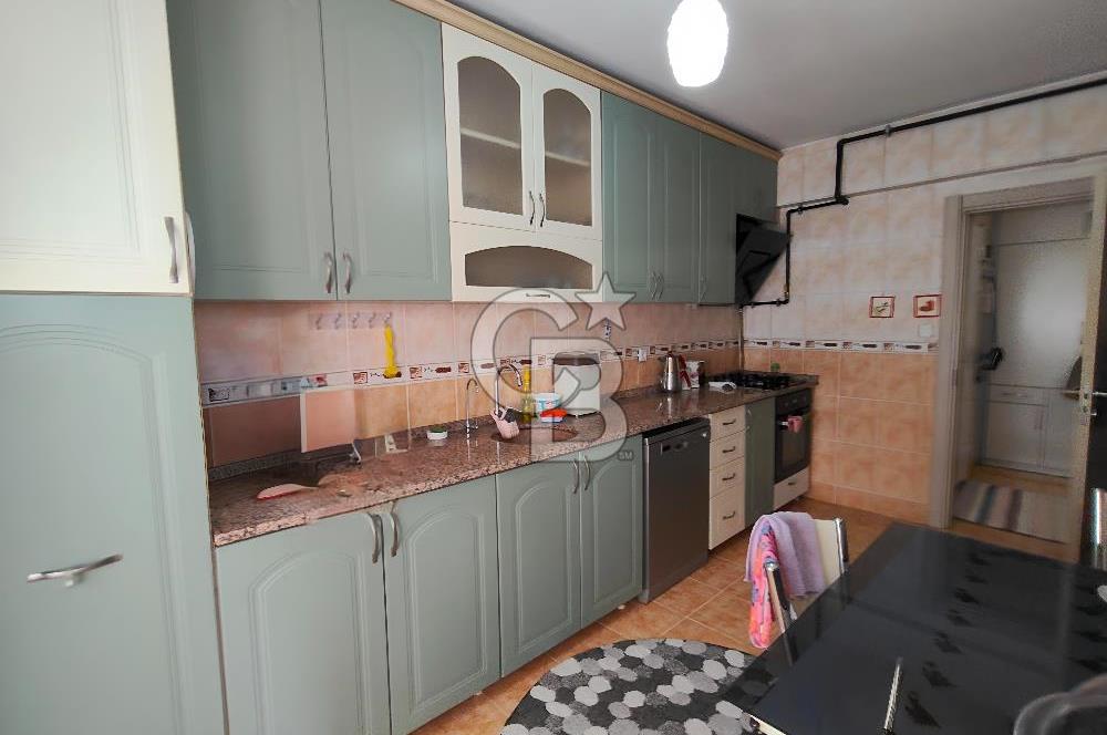 Çiğli K.çiğli'de merkezi lokasyonda satılık 3+1 daire
