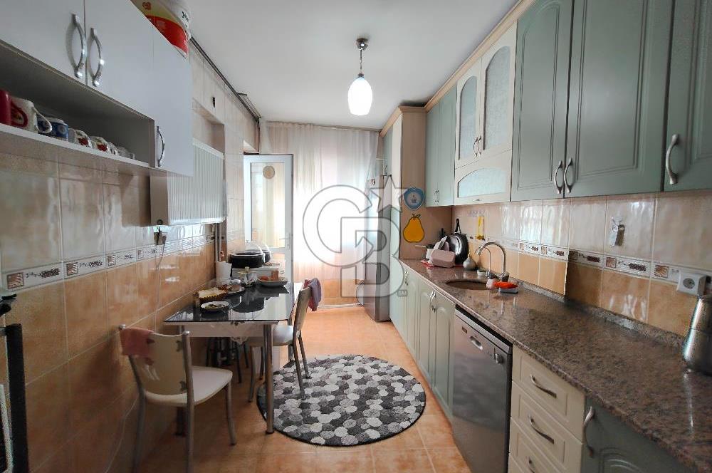 Çiğli K.çiğli'de merkezi lokasyonda satılık 3+1 daire