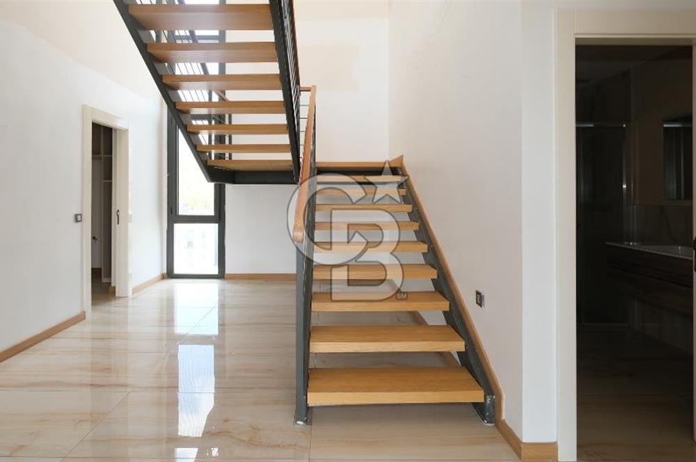 ÇAYYOLU’NDA PARK CADDESİ VİVENDİ SİTESİ’NDE 5+1 TERASLI DUBLEKS DAİRE