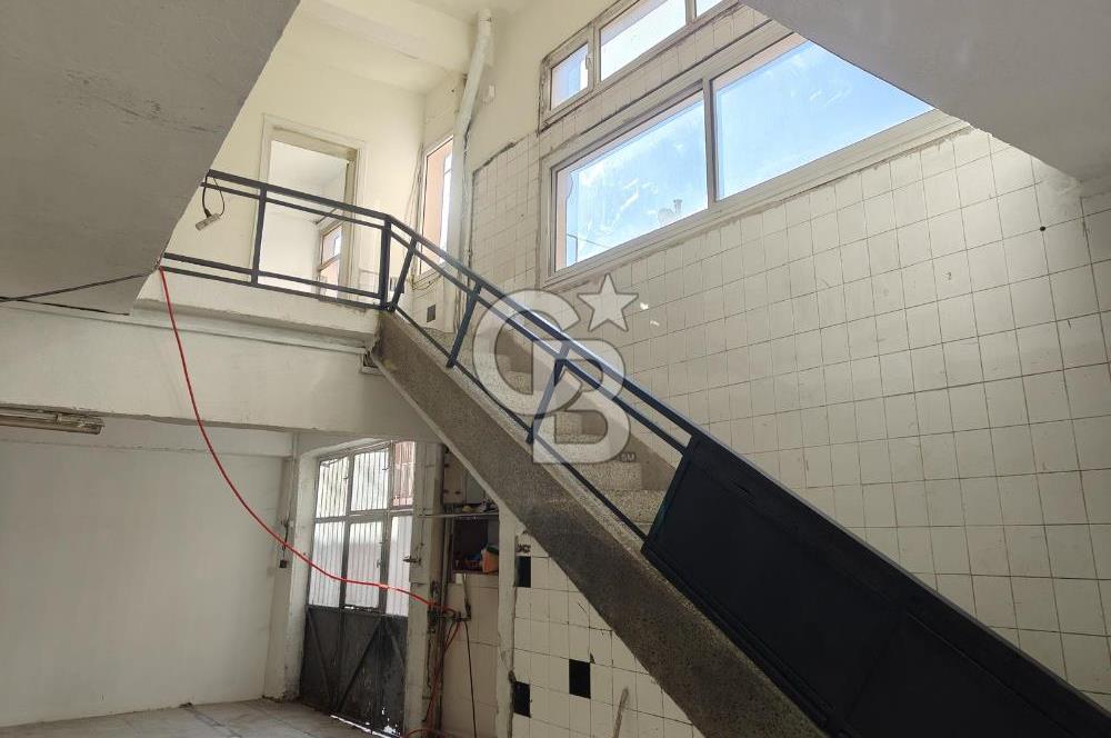 KİRALIK 440 m² İKİ KATLI TİCARİ DÜKKAN – BORNOVA YILDIRIM BEYAZIT CADDESİ ÜZERİNDE