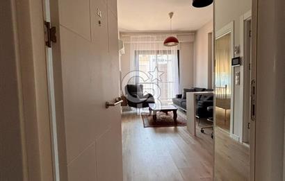 Gaziemir 232 Suit'te Panoramik Manzaralı , Tam Eşyalı Kiralık Daire 