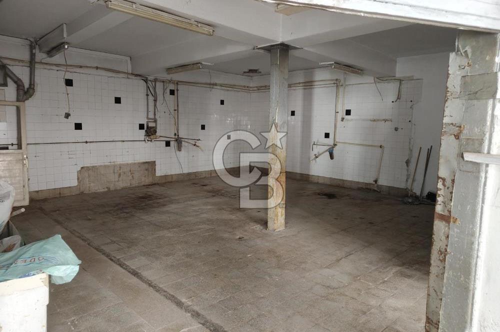 KİRALIK 440 m² İKİ KATLI TİCARİ DÜKKAN – BORNOVA YILDIRIM BEYAZIT CADDESİ ÜZERİNDE
