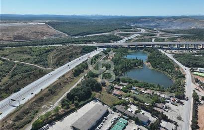 HAVALİMANI YOLU ÜZERİ IŞIKLAR KÖYÜ KİRALIK 1545M2 ARSA