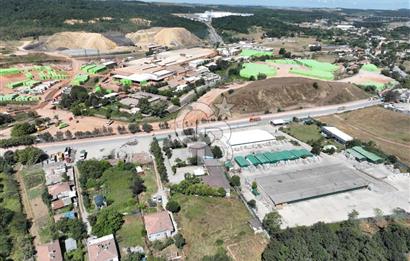 HAVALİMANI YOLU ÜZERİ IŞIKLAR KÖYÜ KİRALIK 1545M2 ARSA