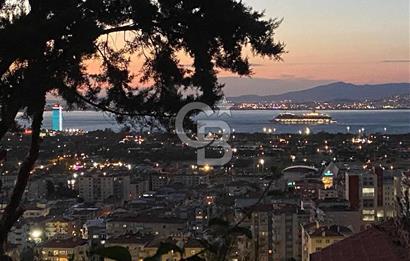 Balçova Teleferik Mahallesinde Deniz Manzaralı Kiralık Villa 