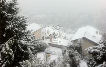 Balçova Teleferik Mahallesinde Deniz Manzaralı Kiralık Villa 