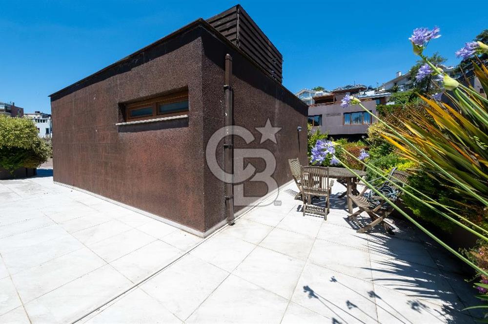 EMİRGAN EVLERİNDE ŞIK TASARIMLI ,TERASLI ÇATI DUBLEKS DAİRE
