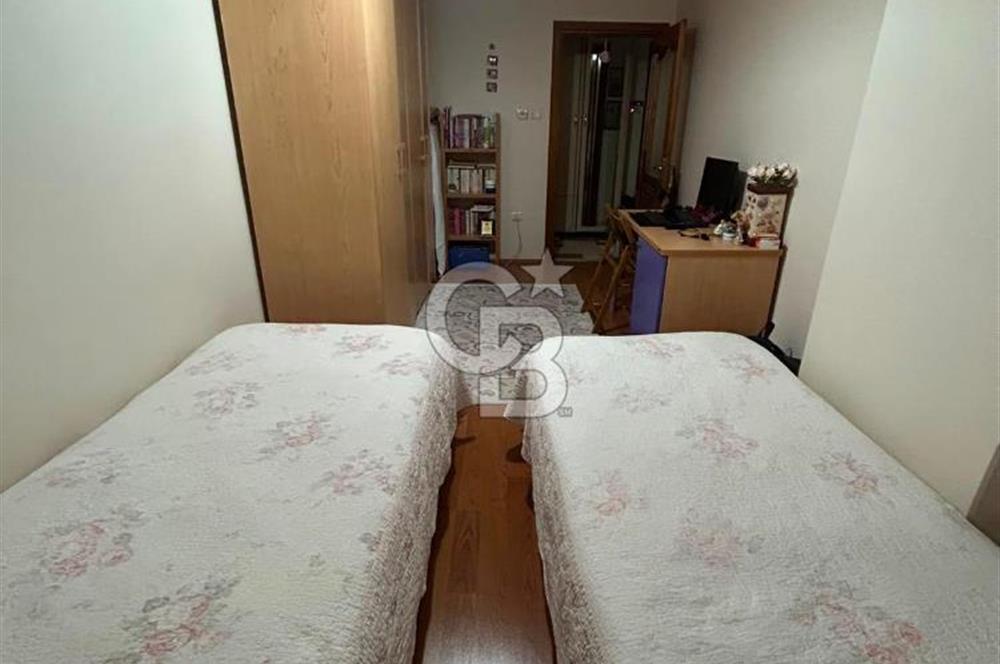 Maltepede Cadde Üzeri 3+1 Satılık Ferah Daire