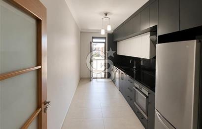 İDEALTEPE'DE KÜÇÜKYALI METRO YAKINI GENİŞ 2,5+1 KİRALIK DAİRE