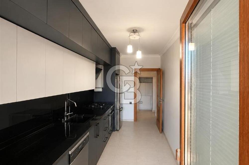 İDEALTEPE'DE KÜÇÜKYALI METRO YAKINI GENİŞ 2,5+1 KİRALIK DAİRE