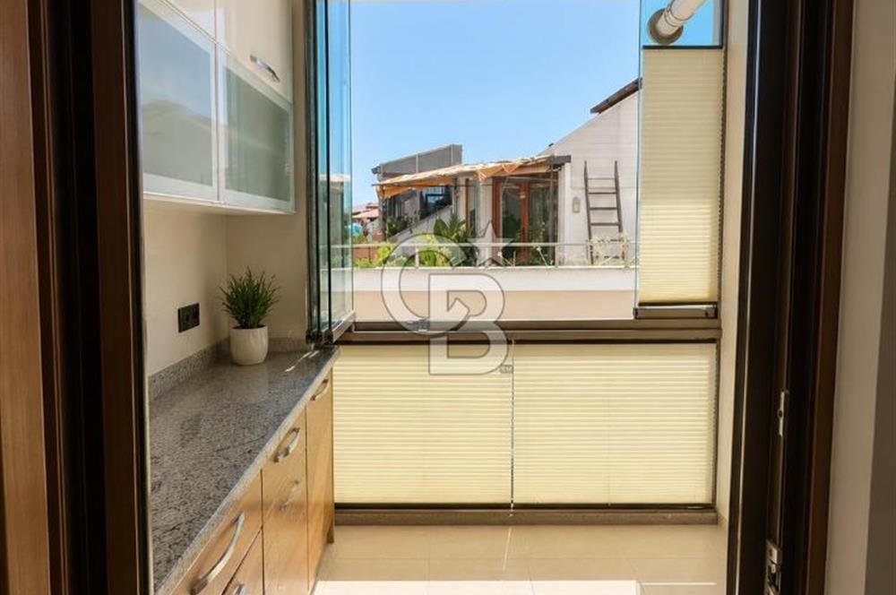 İDEALTEPE'DE KÜÇÜKYALI METRO YAKINI GENİŞ 2,5+1 KİRALIK DAİRE