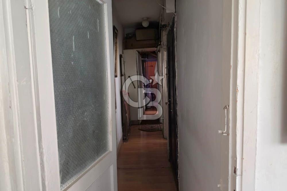 Ortaköy'de Sahile Yakın, Çift Cepheli Ara Kat 2+1 Daire