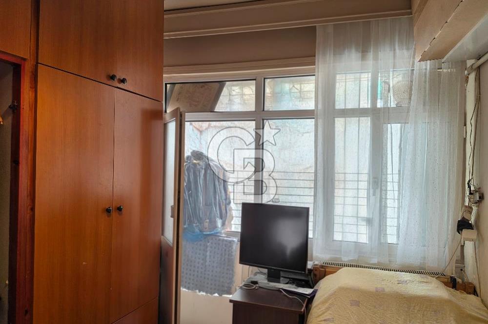 Ortaköy'de Sahile Yakın, Çift Cepheli Ara Kat 2+1 Daire