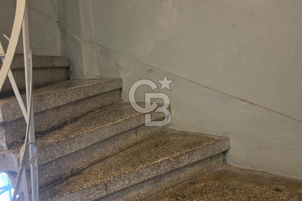 Ortaköy'de Sahile Yakın, Çift Cepheli Ara Kat 2+1 Daire