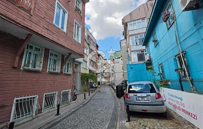 Ortaköy'de Sahile Yakın, Çift Cepheli Ara Kat 2+1 Daire