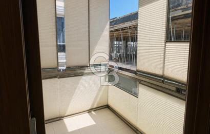 İDEALTEPE'DE KÜÇÜKYALI METRO YAKINI GENİŞ 2,5+1 KİRALIK DAİRE