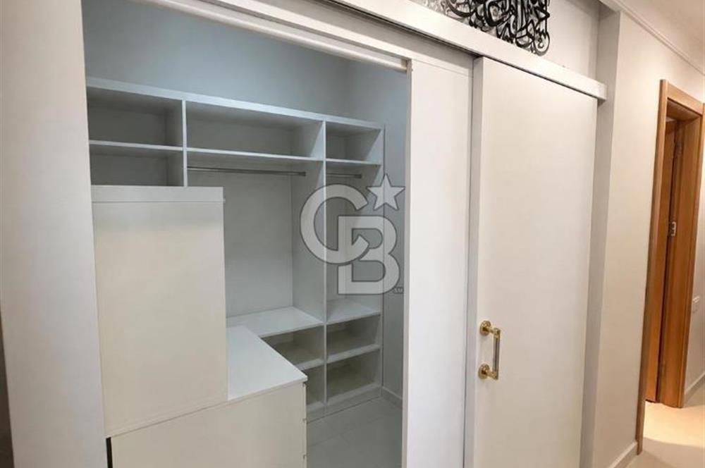 İDEALTEPE'DE KÜÇÜKYALI METRO YAKINI GENİŞ 2,5+1 KİRALIK DAİRE