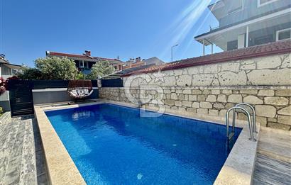 Alaçatı’da Müstakil Havuzlu 3+1 Kiralık Villa