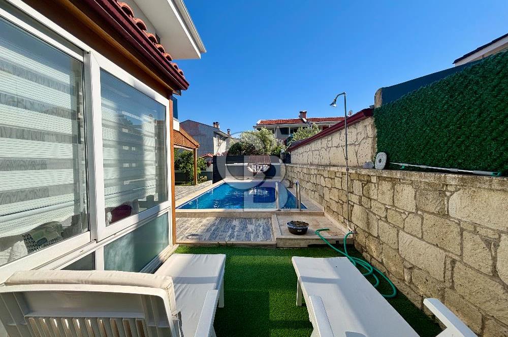 Alaçatı’da Müstakil Havuzlu 3+1 Kiralık Villa