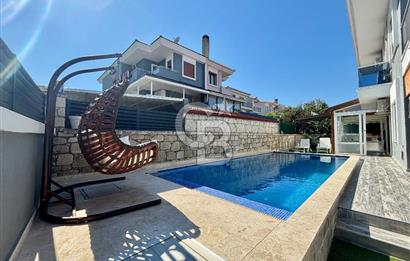 Alaçatı’da Müstakil Havuzlu 3+1 Kiralık Villa