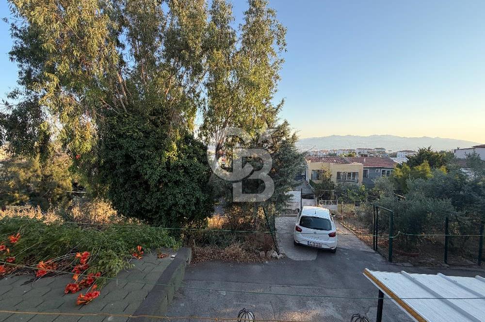 Buca Murathan'da 3 Yanı Bahçe Açık Otopark Müstakil Köşe Dubleks