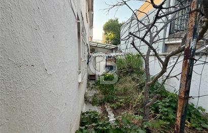 Buca Murathan'da 3 Yanı Bahçe Açık Otopark Müstakil Köşe Dubleks