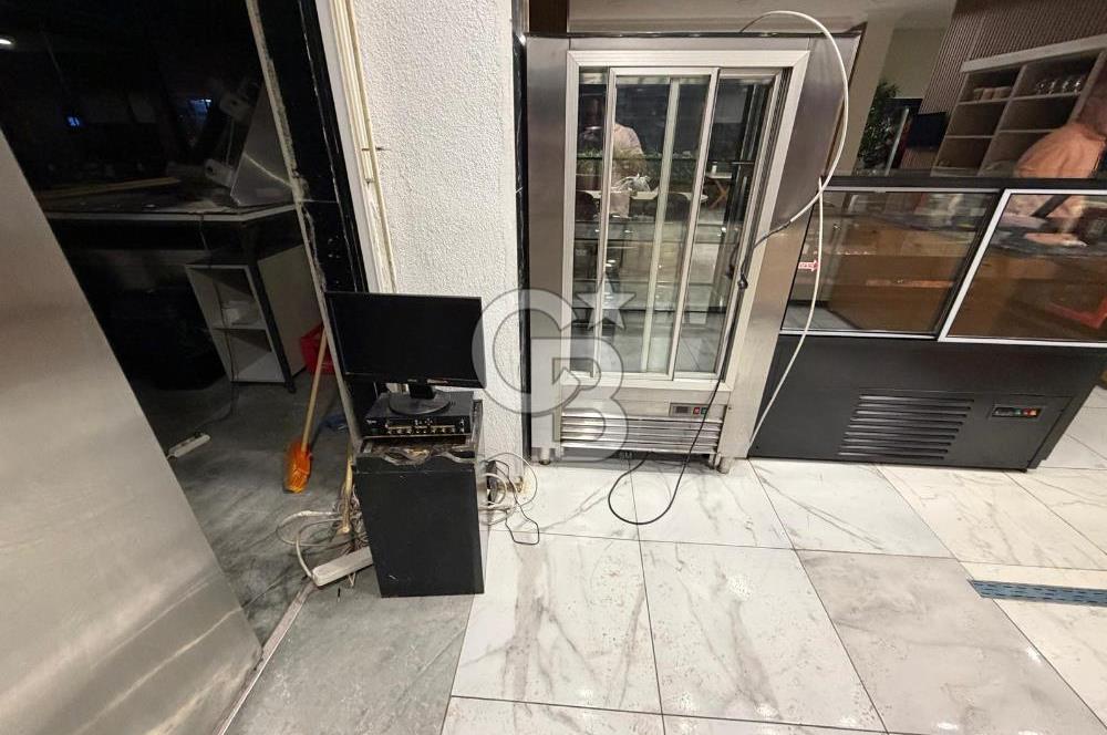 HENDEK'İN EN İŞLEK NOKTALARINDA KURULU RESTORAN / DEVREN KİRALIK