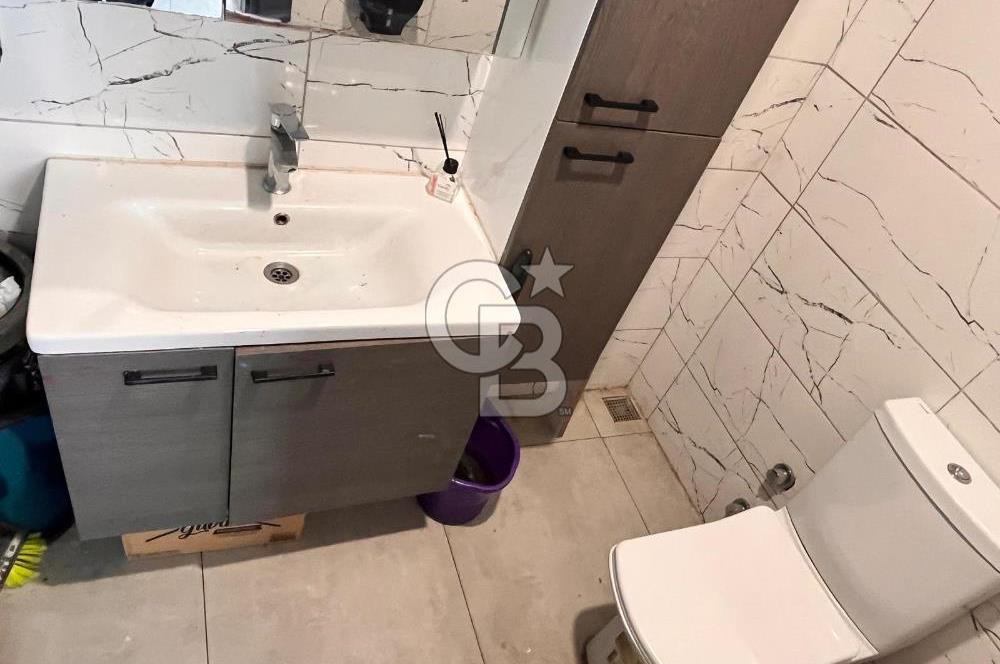 Bayraklı Mahsuroğlu Mahallesi'nde Köşe Konumlu Devren Kiralık Dükkan