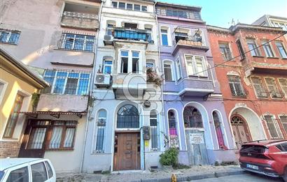 Samatya'da Deniz Manzaralı, 4 Katlı Satılık Bina. 2. Derece Tarihi Eser