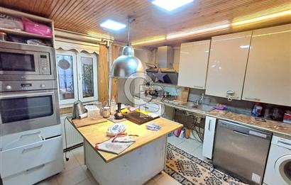 Samatya'da Deniz Manzaralı, 4 Katlı Satılık Bina. 2. Derece Tarihi Eser