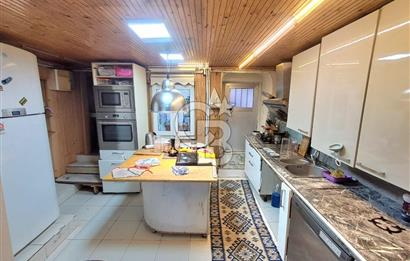 Samatya'da Deniz Manzaralı, 4 Katlı Satılık Bina. 2. Derece Tarihi Eser